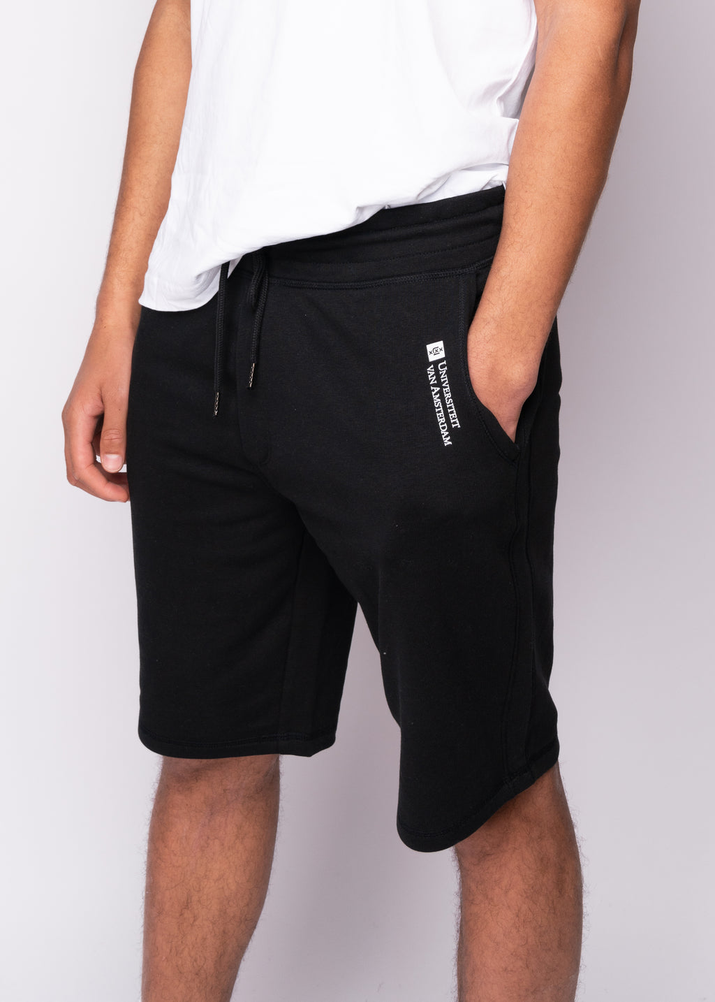 Shorts unisex with the University of Amsterdam logo up to the knee in multiple colors